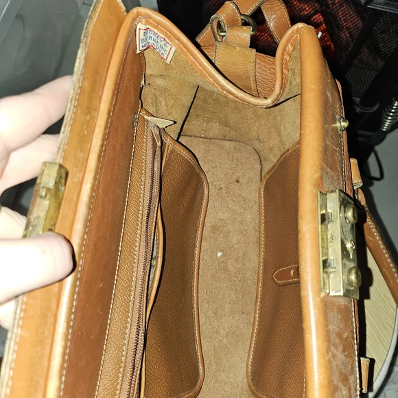 🦆Vintage Dooney & Bourke Doctor Bag Satchel British Tan Crossbody🦆 - Picture 8 of 11